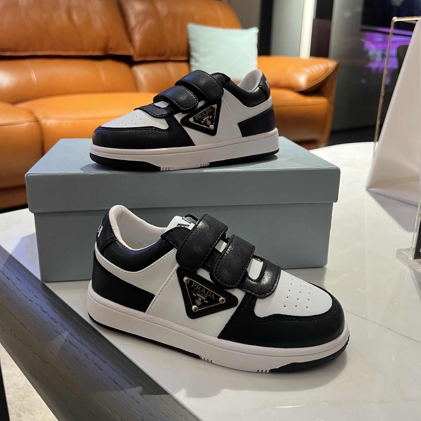 Children's shoes child